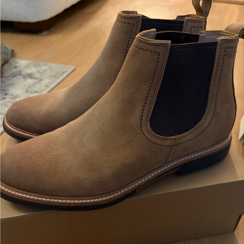 UGG Men’s Chelsea Boots